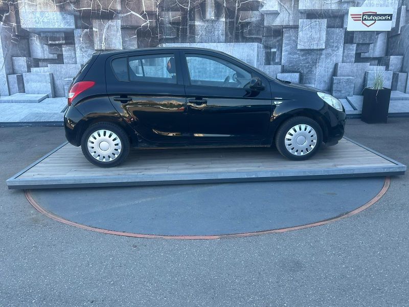 Hyundai i20 (2009) 1.2i, 57KW - fotka 5 z 20