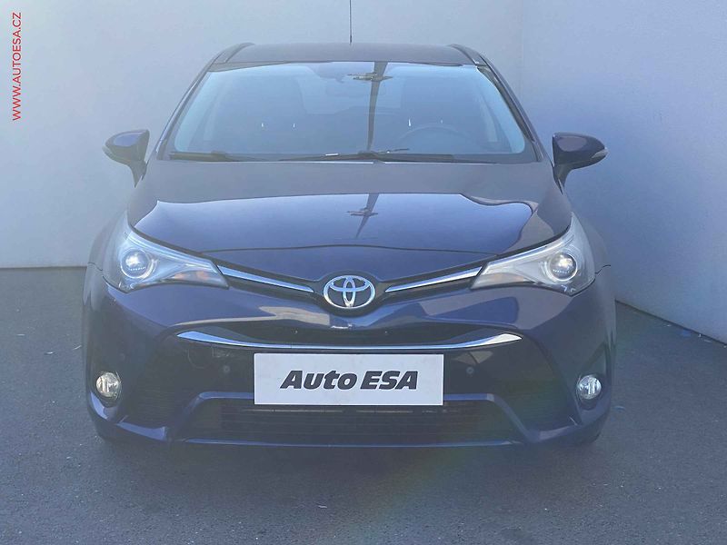 Toyota Avensis (2015) 2.0D-4D, 1.maj, Active, navi - fotka 2 z 19