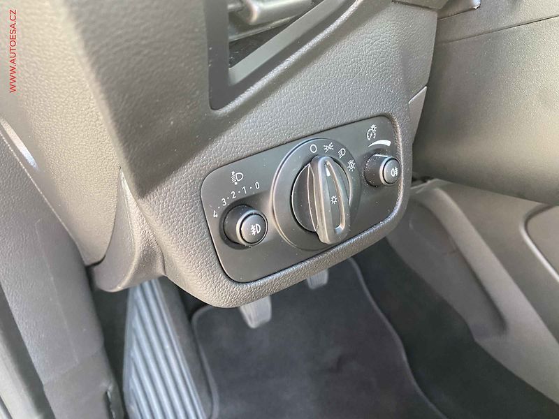 Ford C-MAX (2015) 1.5 EB, Titanium, navi, TZ - fotka 14 z 17