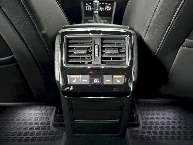 Škoda Superb (2023) 2.0TDi 147kW 4X4 SCOUT BUSINES - fotka 25 z 33