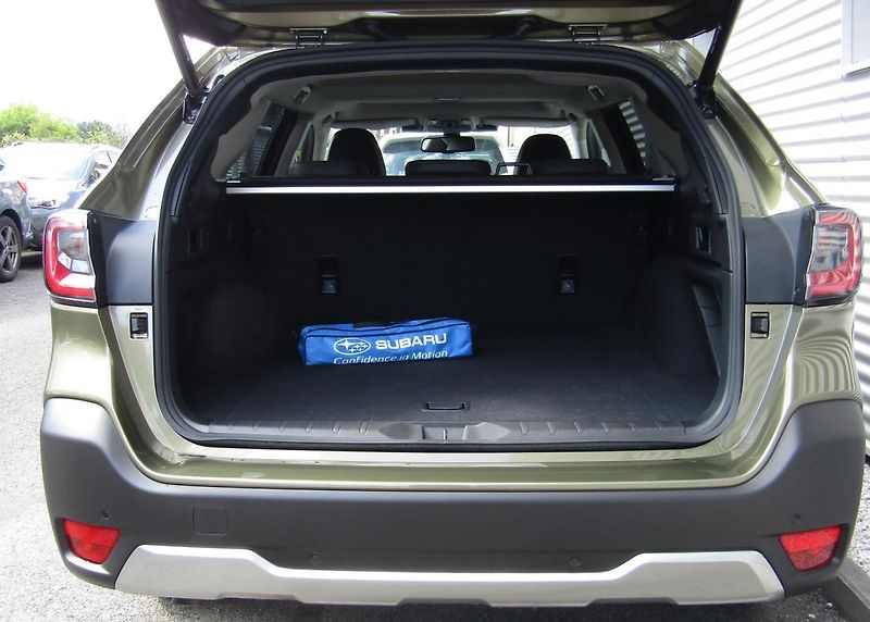 Subaru Outback (2025) 2,5i TOURING  MY25.5 - fotka 9 z 52