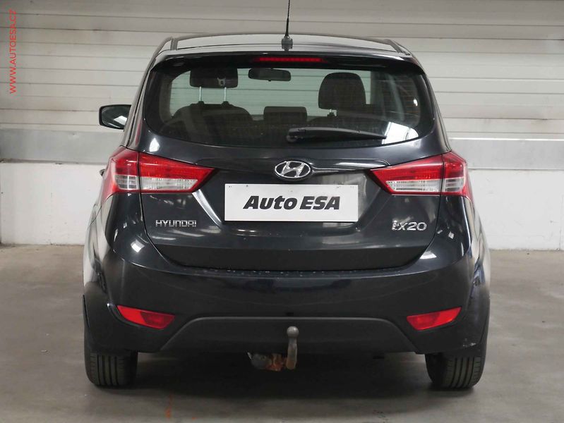 Hyundai ix20 (2011) 1.4i, ČR, AC, park.asist - fotka 5 z 17