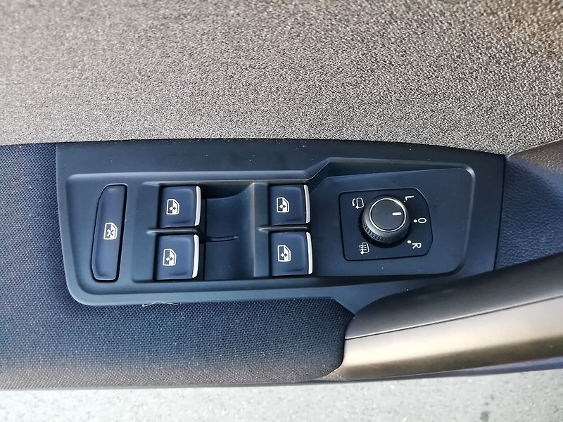 Volkswagen Tiguan Allspace Life 1,5 TSI  110 kW 7 míst - fotka 17 z 21