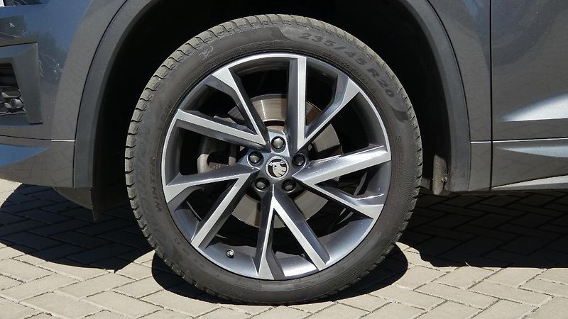 Škoda Kodiaq 2,0 TDI DSG 4x4 Sportline - fotka 26 z 27
