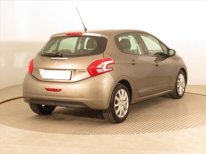 Peugeot 208 (2013) 1.4 VTi, Serv.kniha, Tempomat - fotka 5 z 15