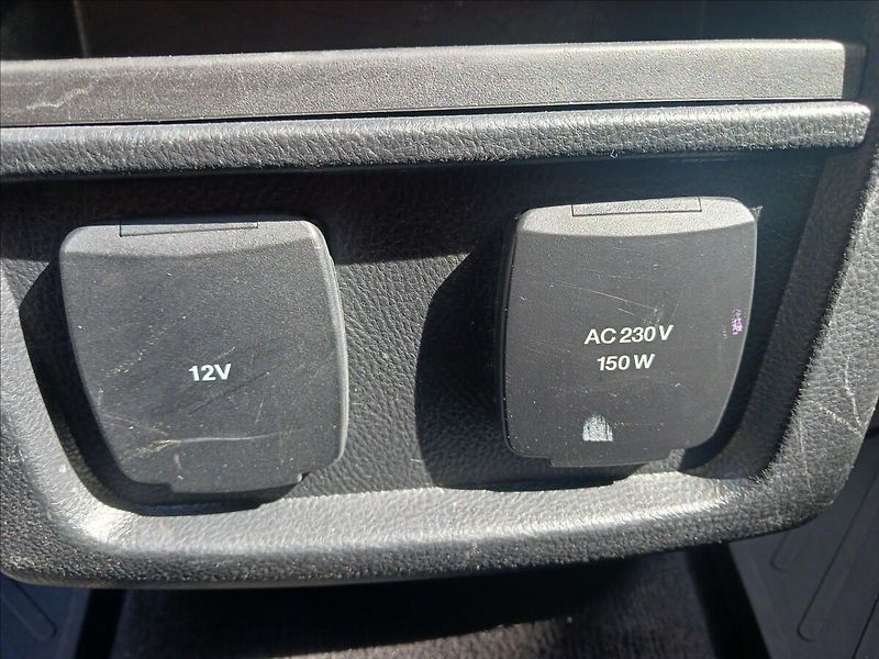 Ford S-MAX 2,0 Titanium 110 kW PowerShift - fotka 38 z 39