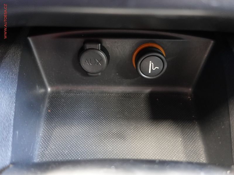 Citroën C4 (2012) 1.6 VTi, 2.maj,ČR, servis - fotka 18 z 19