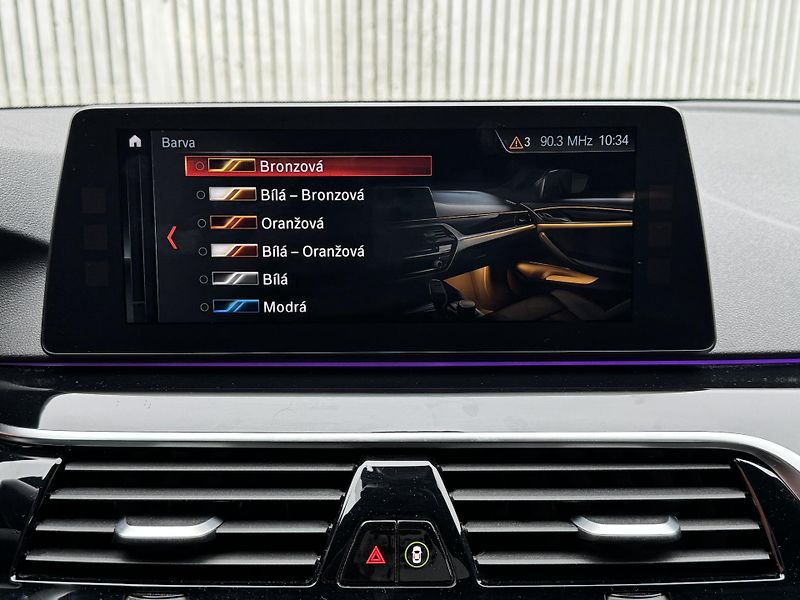 BMW Řada 5 540xD-M-PAKET-R20-LED-SERVIS - fotka 24 z 28