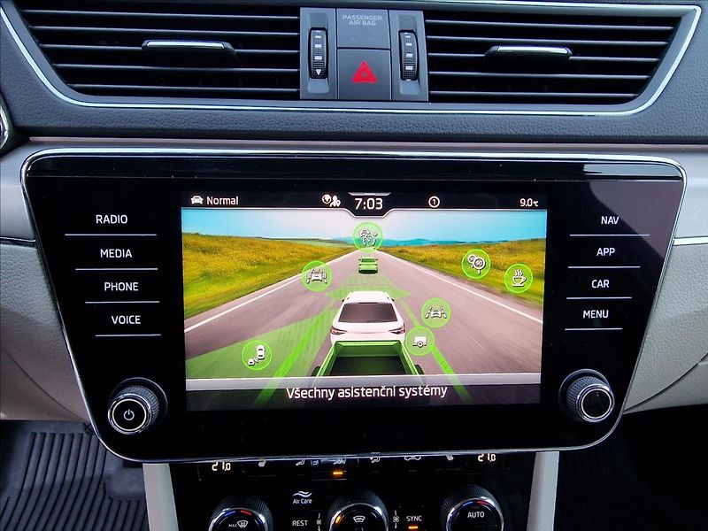 Škoda Superb 2.0TDI 147kW 4x4 DSG L&K,1Maj - fotka 27 z 50