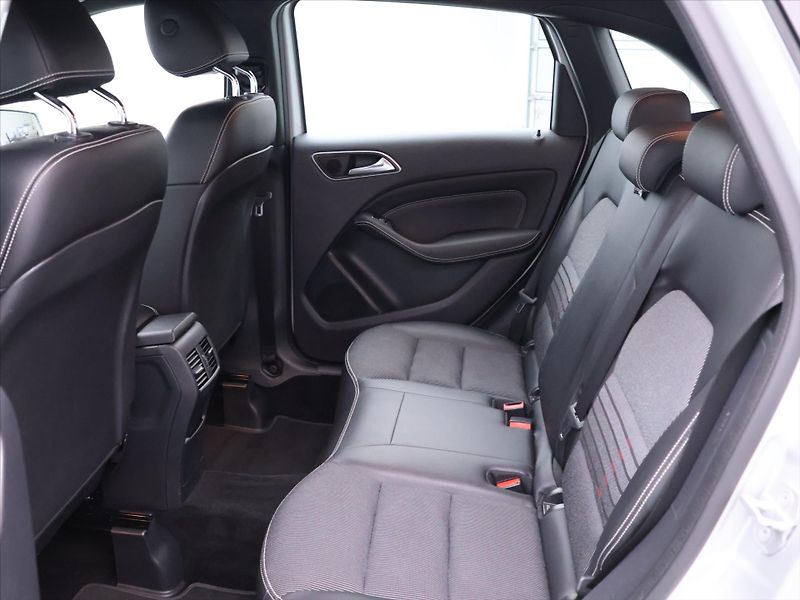 Mercedes-Benz Třídy B 1,5 CDI 80kW Aut. Urban Navi - fotka 16 z 37