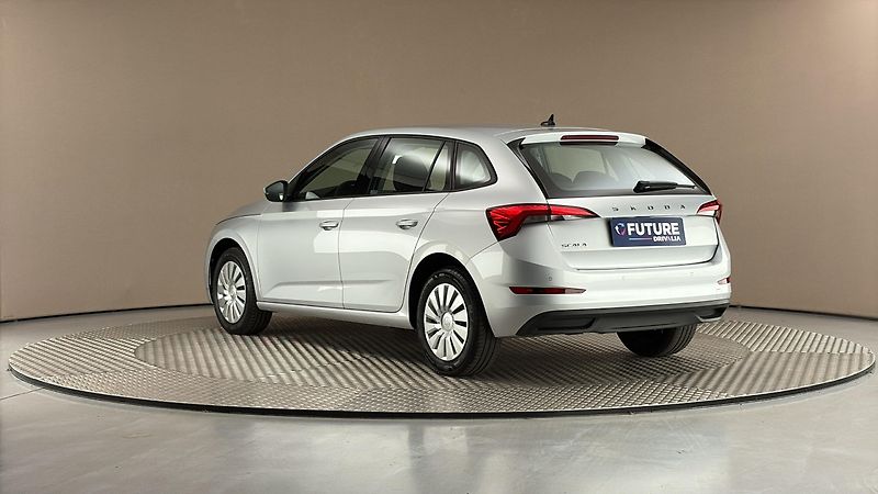Škoda Scala 1.0 TSI Ambition - fotka 2 z 23