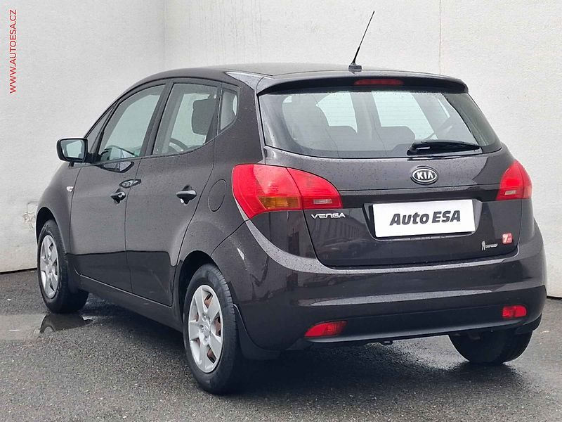 Kia Venga (2010) 1.4i, 2.maj,ČR, AC, +sada kol - fotka 6 z 16
