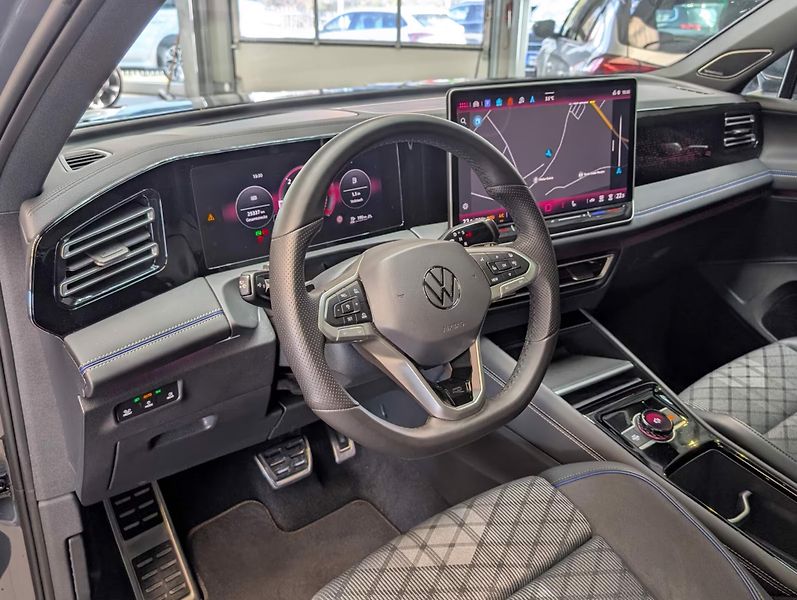Volkswagen Tiguan TDI 4M R-Line HuD IQ Pano 360 - fotka 14 z 28