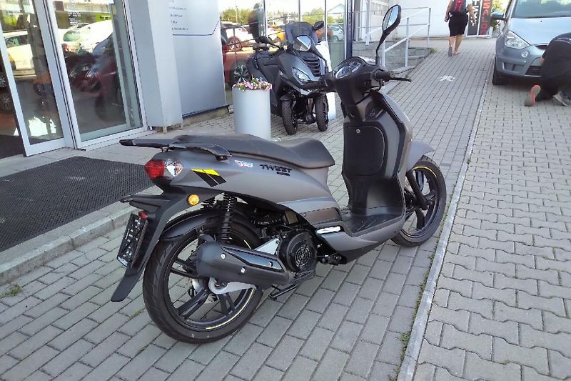 Peugeot Tweet 125i (2022) Tweet 125i GT Gray - fotka 3 z 13