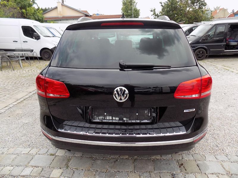 Volkswagen Touareg 3,0TDI 193 KW 4X4 DSG - fotka 13 z 51