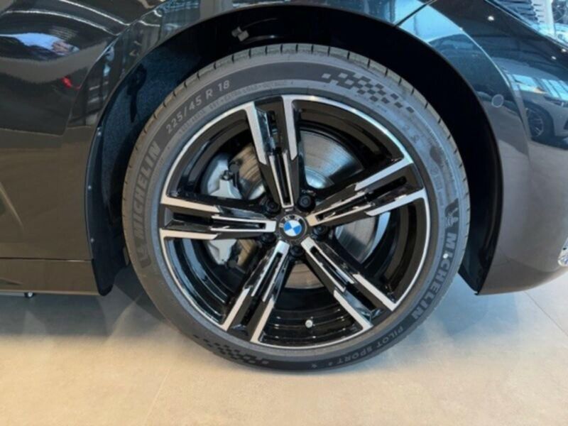 BMW Řada 4 (2026) 430i xD M-Sport HuD 360 - fotka 4 z 8
