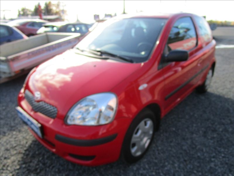 Toyota Yaris 1.0VVT-i Terra KLIMA - fotka 3 z 35