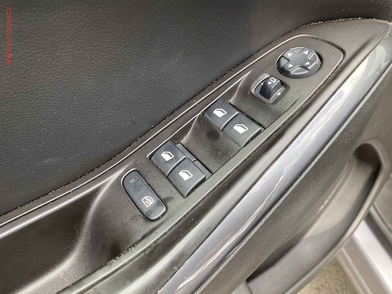 Opel Grandland X (2019) 1.2PT, Innovation, AT - fotka 13 z 18
