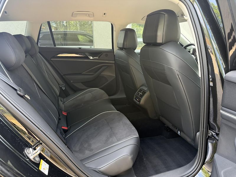 Volkswagen Passat Elegance 2.0 TDI 110 kW DSG Va - fotka 22 z 26