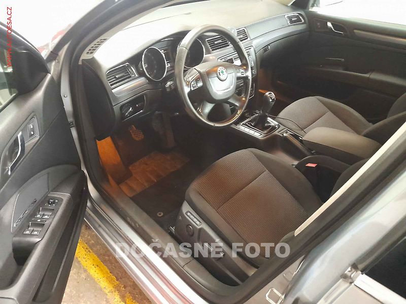 Škoda Superb (2010) 2.0TDi, Xenon, AC - fotka 3 z 3