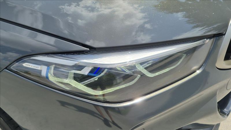 BMW Řada 8 4,4 V8 390 Kw M850i xDrive DPH - fotka 11 z 28