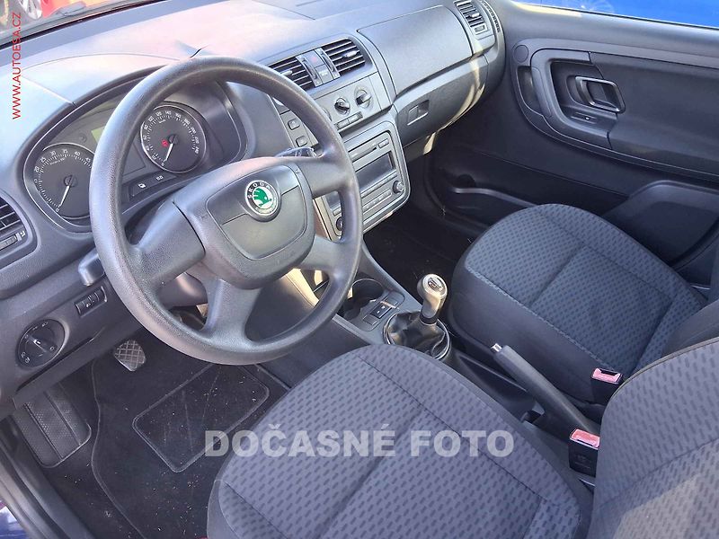 Škoda Fabia (2011) 1.6 TDi, AC, tažné - fotka 3 z 3