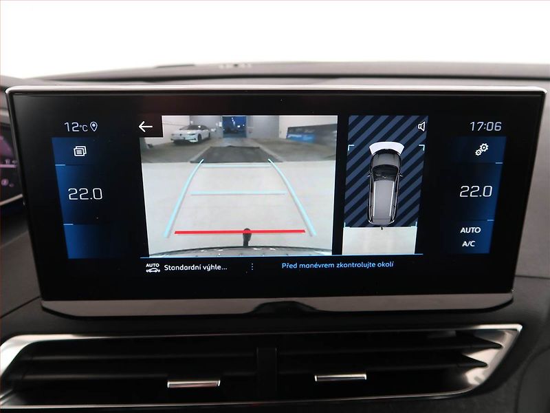 Peugeot 5008 (2022) 1.5 BlueHDi - fotka 18 z 23