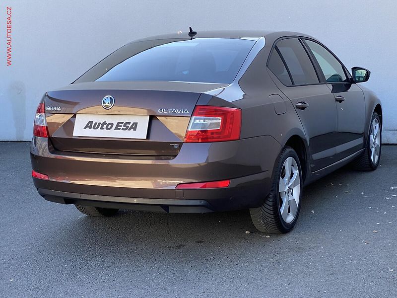 Škoda Octavia (2013) 1.2 TSi, Ambition, park.čidla - fotka 4 z 16