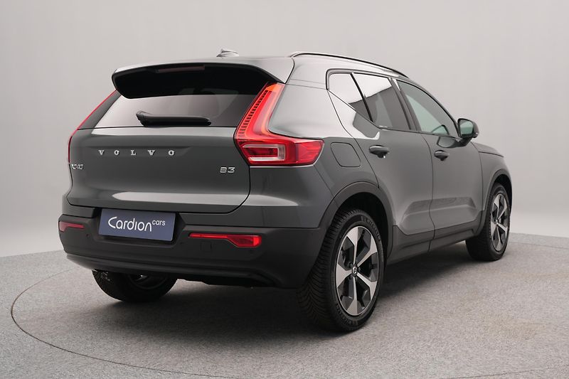 Volvo XC40 (2026) B3 AUT DARK PLUS - fotka 12 z 24