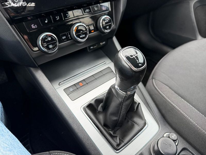 Škoda Octavia (2017) 1.6 TDi 85 kw / po rozvodech - fotka 15 z 18