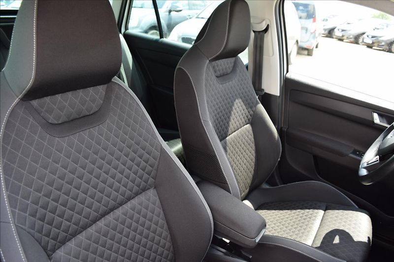Škoda Fabia 1,2 TSI 66KW TOP VÝBAVA ALU - fotka 24 z 50