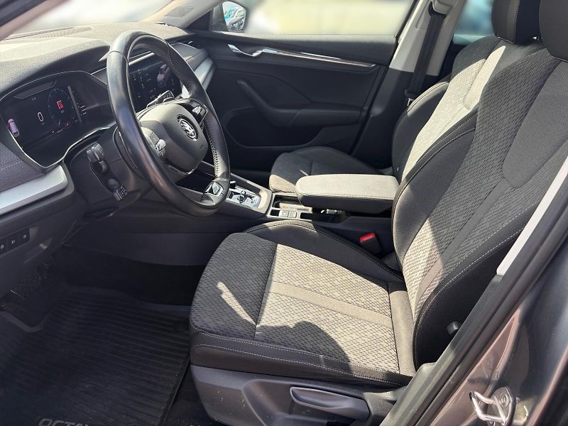 Škoda Octavia (2022) STYLE 2.0TSI 140kW DSG 4x4 CZ - fotka 7 z 11