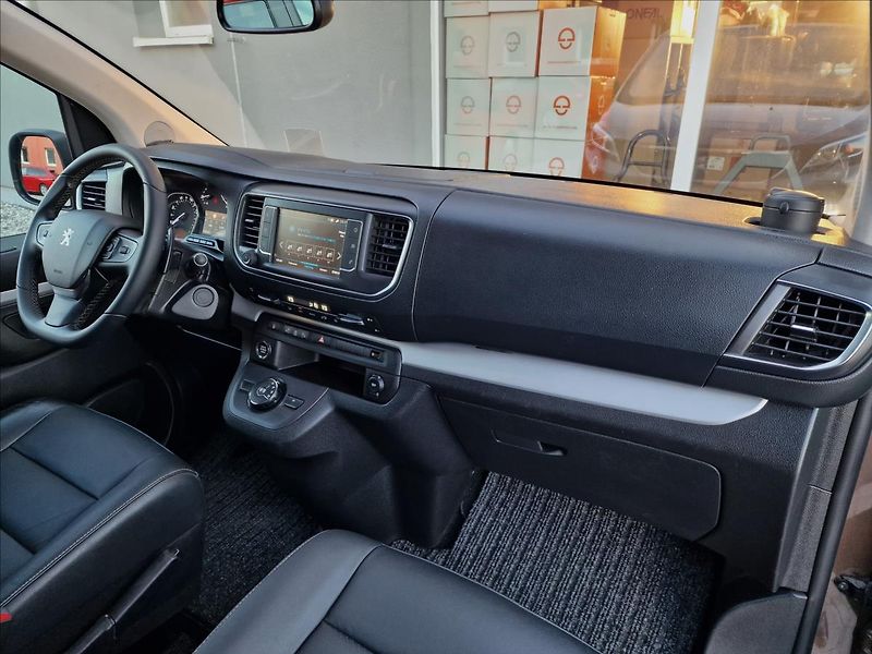 Peugeot Traveller 2.0HDI ALLURE L3,ČR,1.Majitel - fotka 13 z 49
