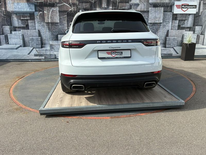 Porsche Cayenne (2019) 3.0, 250KW, 4x4, 360°, KEYLESS - fotka 7 z 38
