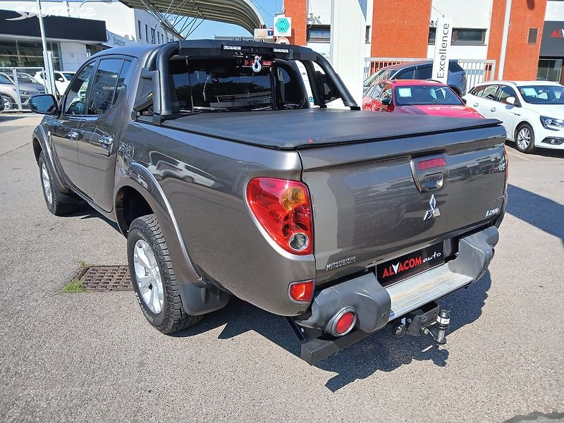 Mitsubishi L200 2,5 DI-D 131kW 4WD - fotka 7 z 28