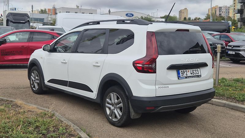 Dacia Jogger (2022) Expression TCe100 ECO-G 5 míst - fotka 4 z 10
