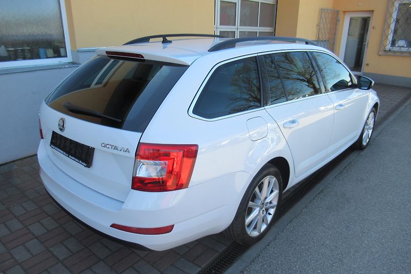 Škoda Octavia 1.6 TDi DSG AUT.KLIMA TAŽNÉ - fotka 2 z 24