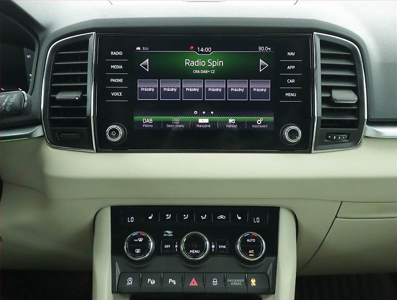 Škoda Karoq (2018) 1.5 TSI - fotka 12 z 17