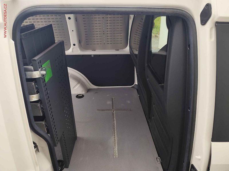 Volkswagen Caddy (2020) 1.4TGi BOTT, AC, +pneu - fotka 8 z 24