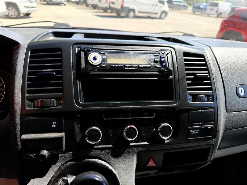Volkswagen Transporter 2,0 TDi 4Motion - fotka 13 z 30