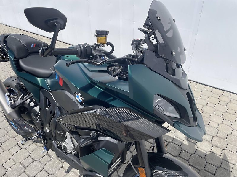 BMW (2026) M 1000 XR - fotka 4 z 13