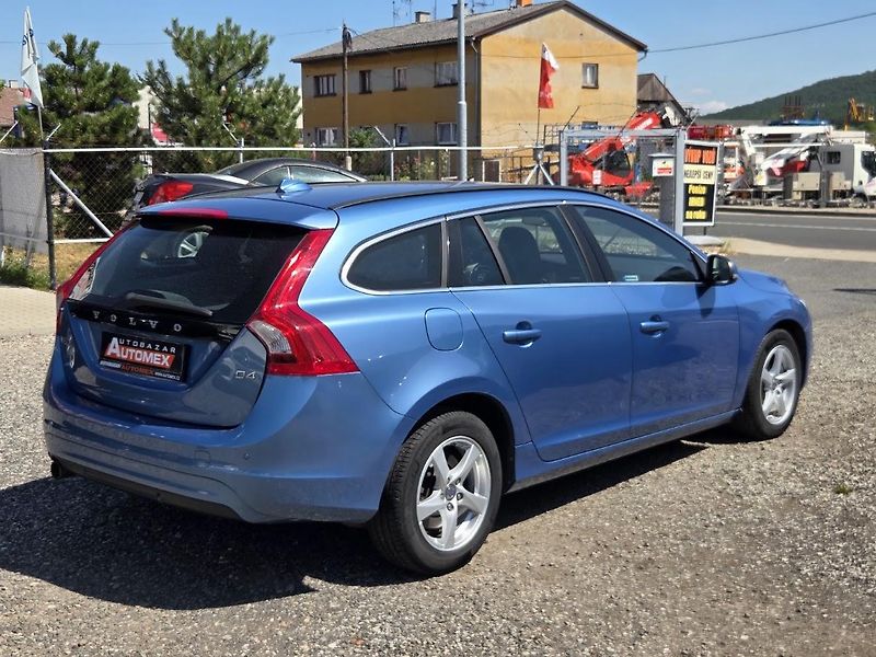 Volvo V60 (2013) 2.0 D4-120kw-NAVI-A/T-SUPER - fotka 7 z 14
