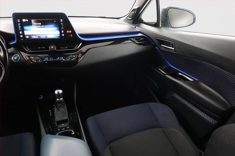 Toyota C-HR (2017) 1.8 Hybrid, Automat - fotka 8 z 20