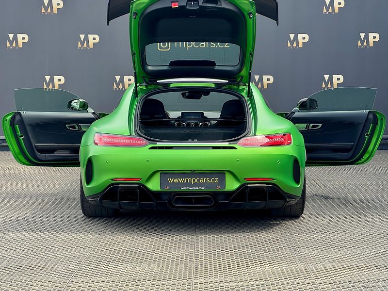 Mercedes-Benz AMG GT (2017) R 4.0 V8 430kW, Carbon Ceramic - fotka 10 z 61