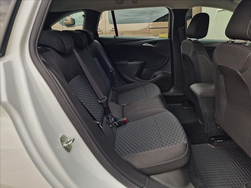 Opel Astra 1.5 CDTi 90kW Edition ST,1Maj - fotka 15 z 49