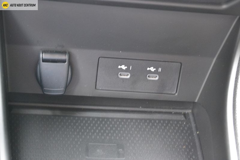 Renault Captur techno mild hybrid 160 EDC - fotka 22 z 51