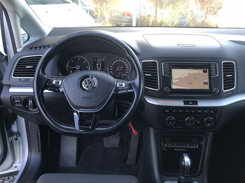 Volkswagen Sharan  2.0 TDI 110 KW,DSG,NAVI,5-MÍS - fotka 15 z 19