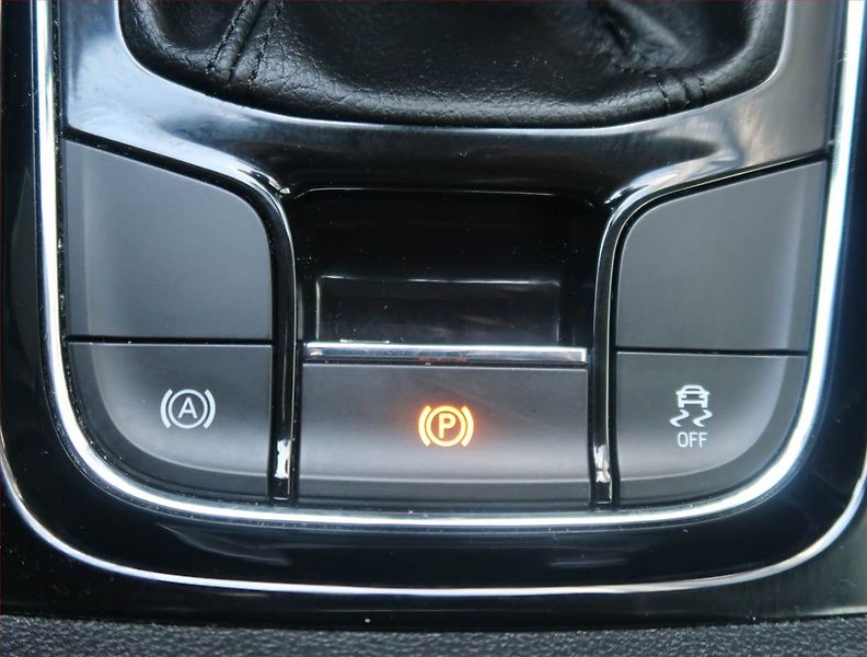 Škoda Karoq (2020) 1.6 TDI - fotka 20 z 22