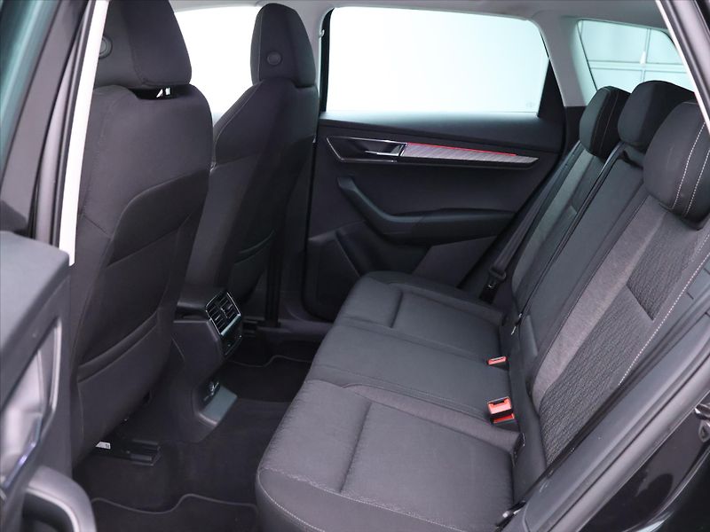 Škoda Karoq 2,0 TDI 4x4 DSG Style LED DPH - fotka 13 z 32