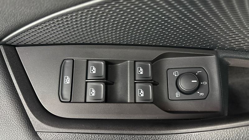 Škoda Octavia 2.0 TDI DSG Style Combi - fotka 21 z 25